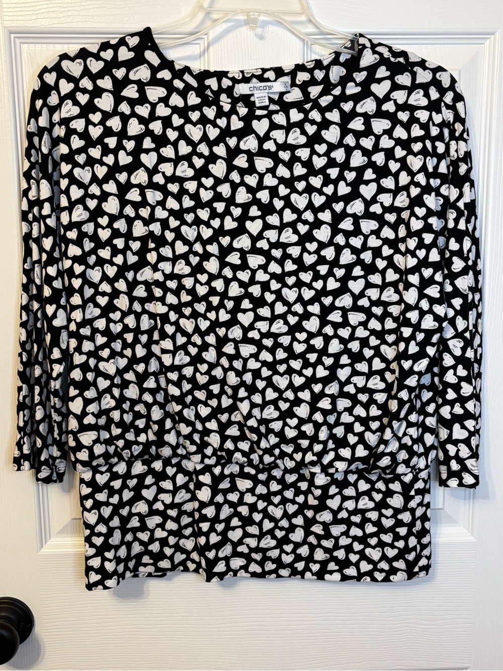 Chico’s Size 2 (US Large) Black White Heart Print 3/4 Sleeve Stretch Knit Top - Picture 2 of 13